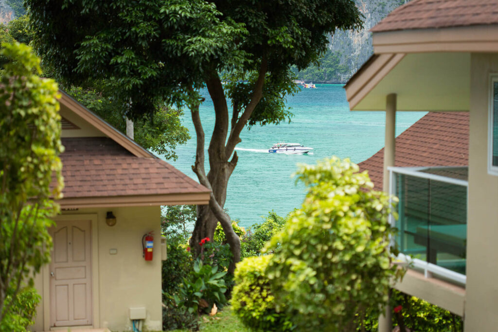 Phi Phi Longbeach Resort & Villa โรงแรมและที่พักเกาะพีพี 2022