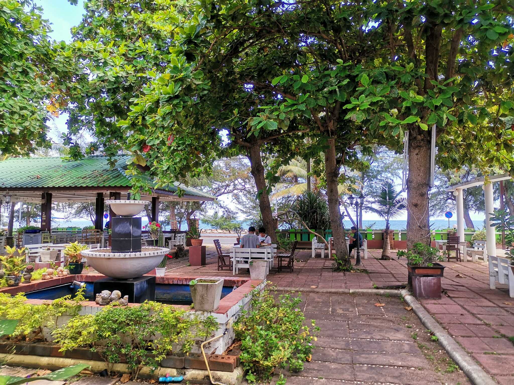 หาดแสงจันทร์ รีสอร์ท ( บ้านพัก ที่พักระยองติดทะเล ) ที่พักริมหาดระยอง
